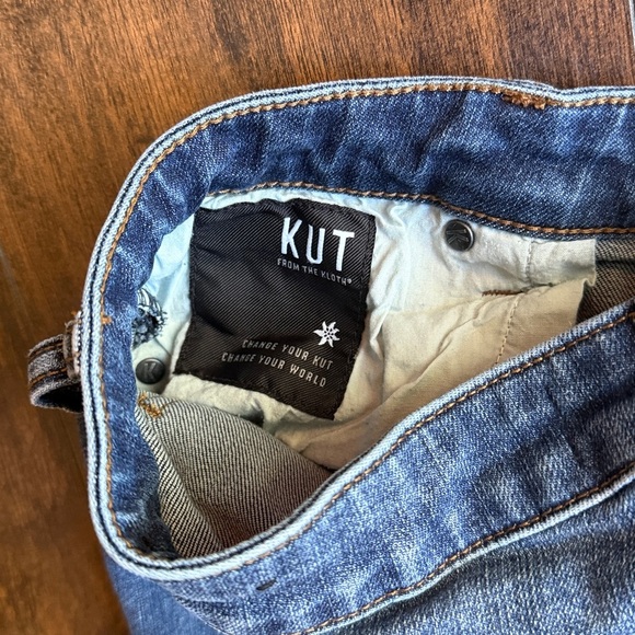 Kut from the Kloth Catherine Boyfriend Jean Size 8 (I24) - Picture 8 of 10
